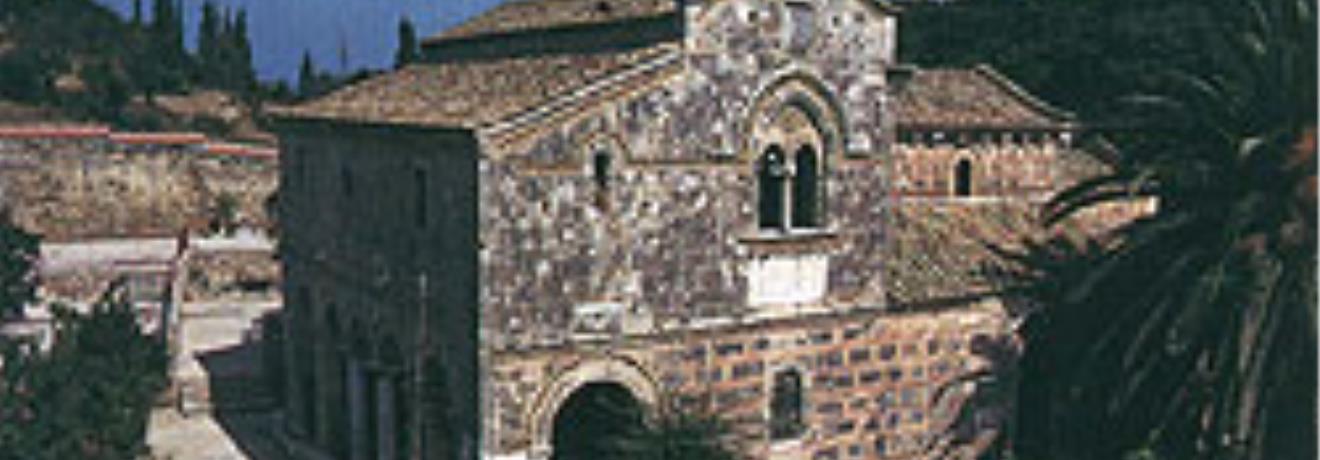 Μονή Βλαχερνών (12ου αι.) με στοιχεία δυτικής & ανατολικής αρχιτεκτονικής