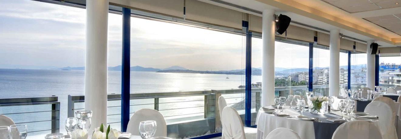 Εστιατόριο με θέα τη θάλασσα