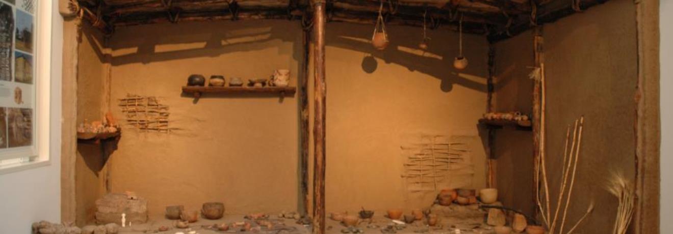 Reconstruction of a Neolithic house (Archaeological Museum of Karditsa)
