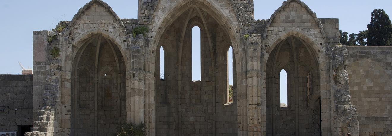Παναγία του Μπούργκου: Από τα σημαντικότερα παραδείγματα γοτθικής αρχιτεκτονικής στην Ελλάδα.