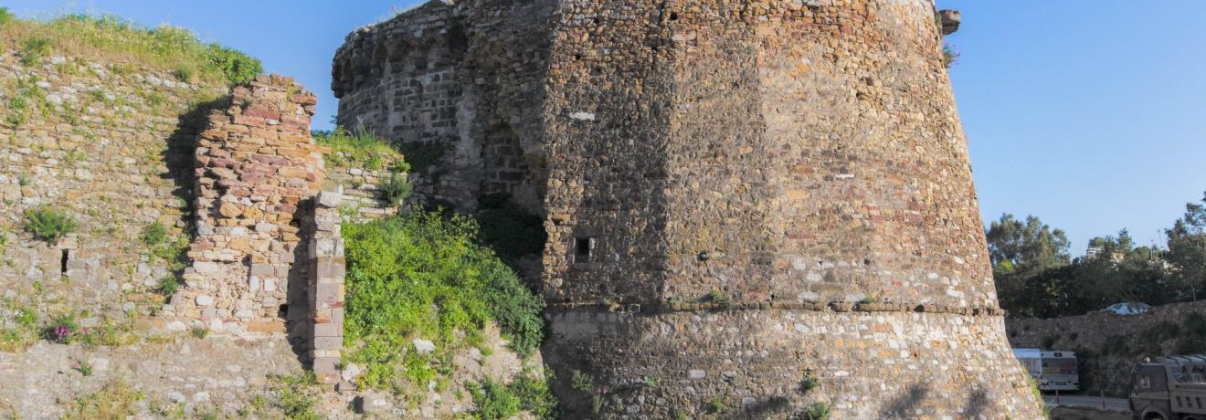 Τείχη του κάστρου της Χίου
