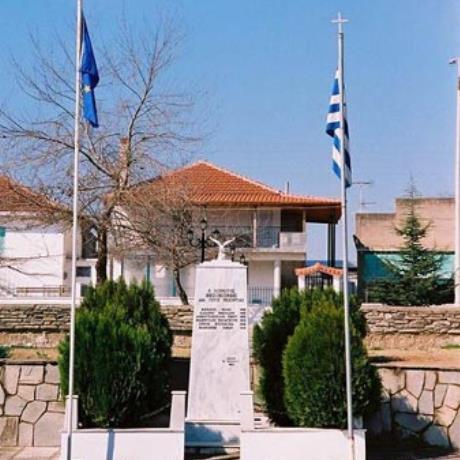 Μεσοκώμη, μνημείο ηρώων, ΜΕΣΟΚΩΜΗ (Χωριό) ΣΕΡΡΕΣ