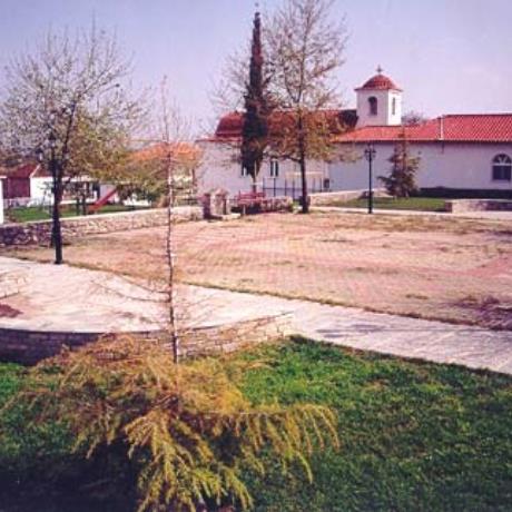 Μεσοκώμη, η πλατεία του χωριού, ΜΕΣΟΚΩΜΗ (Χωριό) ΣΕΡΡΕΣ