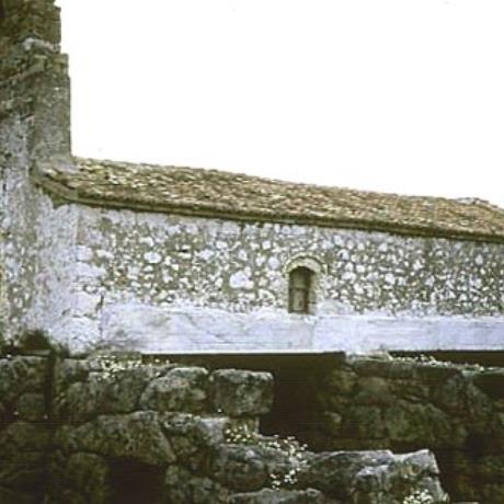 Walls of labyrinth beneath church of Ayios Ioannis - Cichyrus (Ephyre), KICHYROS (Ancient city) EPIRUS