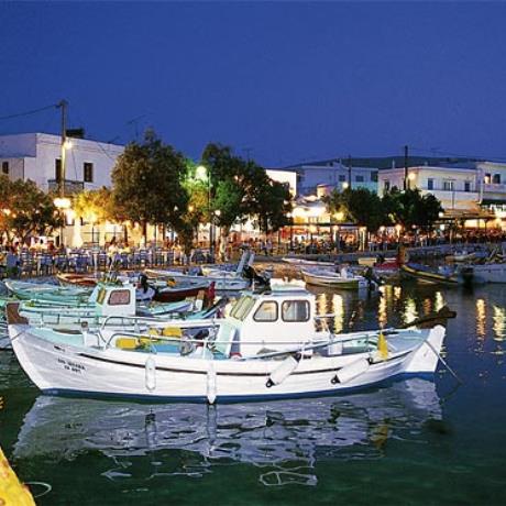 Apollonia - each morning boats and caiques put in to the jetty with their catch of fresh fish, octopus and lobster, APOLLONIA (Village) MILOS