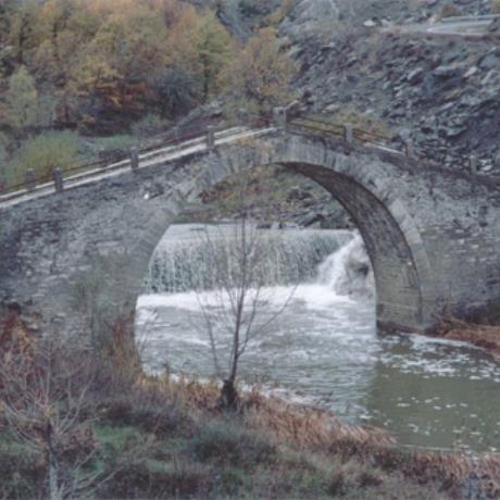 Δασύλλιο, το πέτρινο γεφύρι Παλιομάγερο (1910), ΔΑΣΥΛΛΙΟ (Χωριό) ΓΡΕΒΕΝΑ