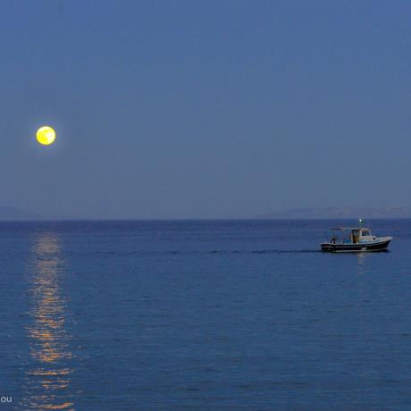 Η Χρυσοπηγή  με πανσέληνο, ΧΡΥΣΟΠΗΓΗ (Οικισμός) ΣΙΦΝΟΣ