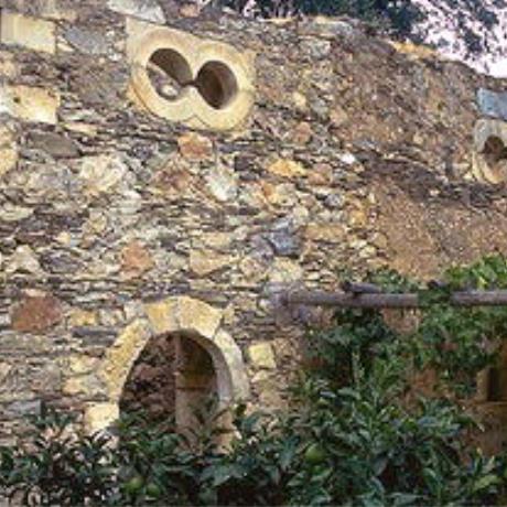Ασυνήθης παράθυρα σχήματος οκτώ στην Μονή του Αγίου Ιωάννη του Πρόδρομου, ΜΠΑΛΙ (Λιμάνι) ΡΕΘΥΜΝΟ
