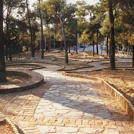 Patra's park offers a panoramic view of the town to visitors, PATRA (Town) ACHAIA