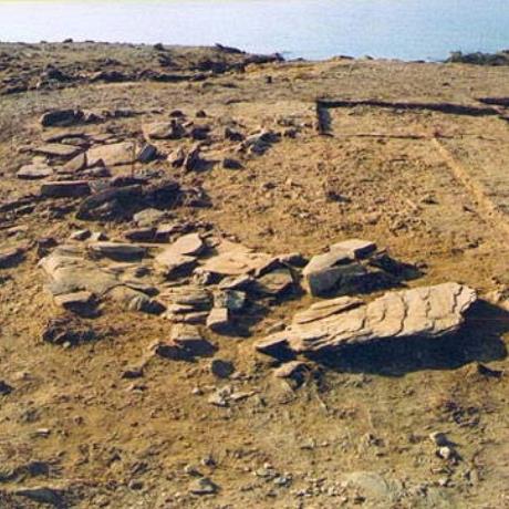 Loutra, Mesolithic Settlement of Maroula - it is presumed that it was used as a station or a base, since humans then lived in caves , LOUTRA (Settlement) KYTHNOS