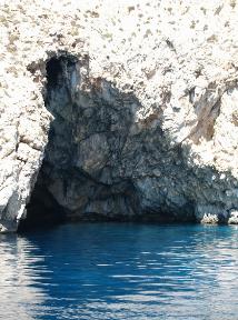 Cave DONOUSSA (Island) KYKLADES