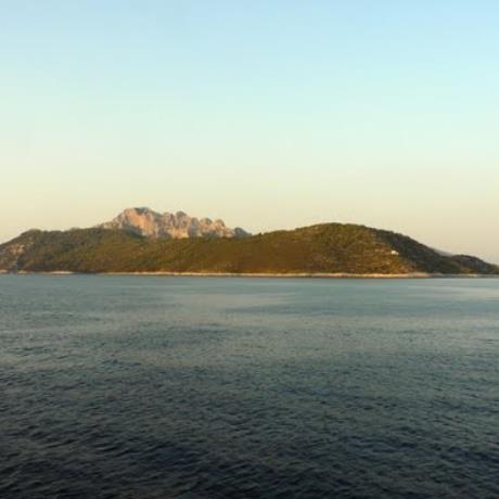 Vromonas small island, VROMONAS (Island) ECHINADES