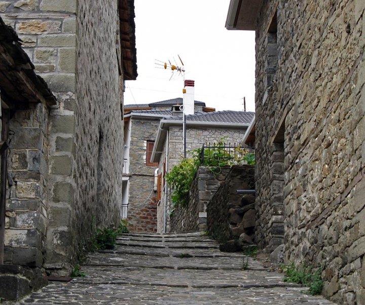 Alley in Pyrsogianni, Konitsa PYRSOGIANNI (Village) KONITSA