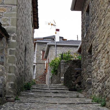 Alley in Pyrsogianni, Konitsa, PYRSOGIANNI (Village) KONITSA
