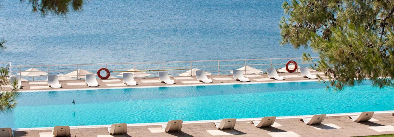 Exterior pool - Sea view