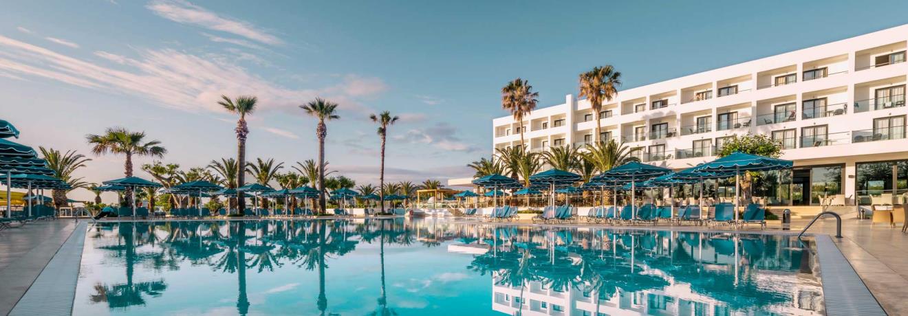 Exterior view Outdoor pool