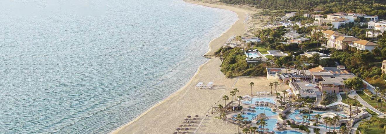 Panoramic view - Organized beach