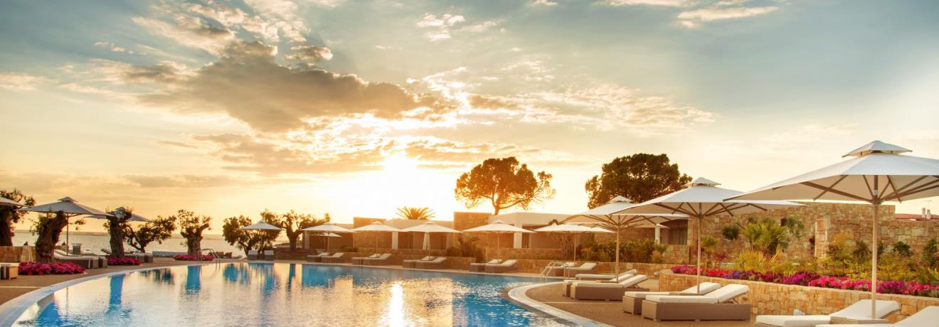 Open-air swimming pool - Sea view