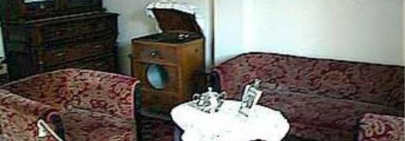 Living room of 1920