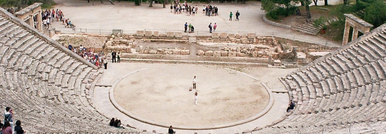 Θέατρο Επιδαύρου: Ένα θαύμα ακουστικής σε σκηνικά της φύσης