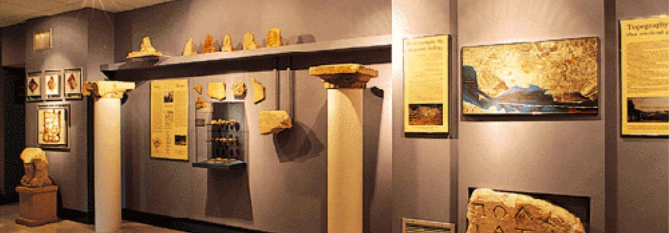 Η Αρχαιολογική Συλλογή Λευκάδας στεγάζεται στο Πολιτιστικό Κέντρο του Δήμου Λευκαδίων