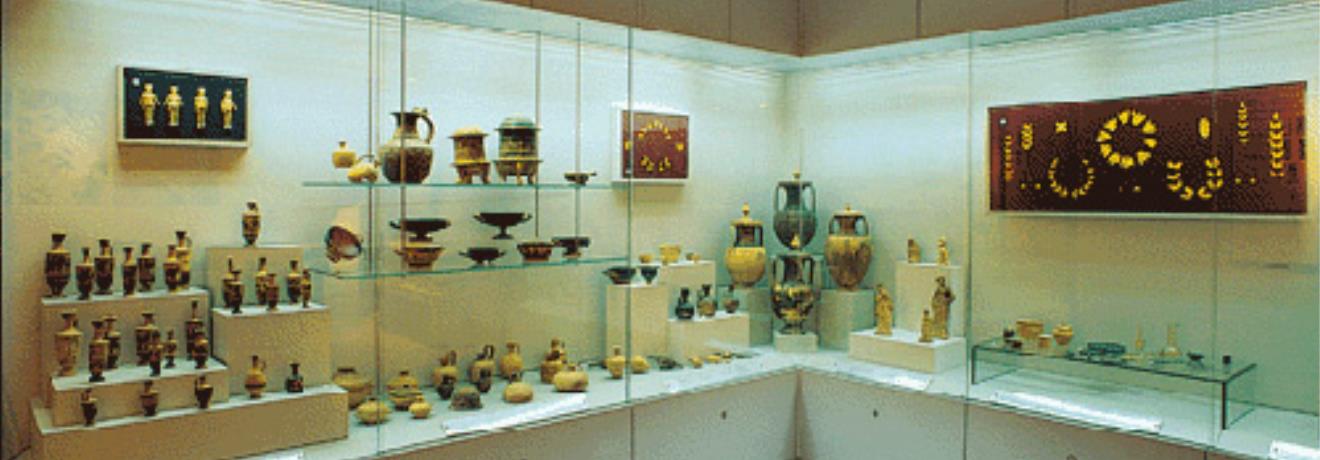 Αρχαιολογική Συλλογή Λευκάδας με ευρήματα από τη μέση παλαιολιθική εποχή (200.000-35.000 π.Χ.) ως τους ύστερους ρωμαϊκούς χρόνους