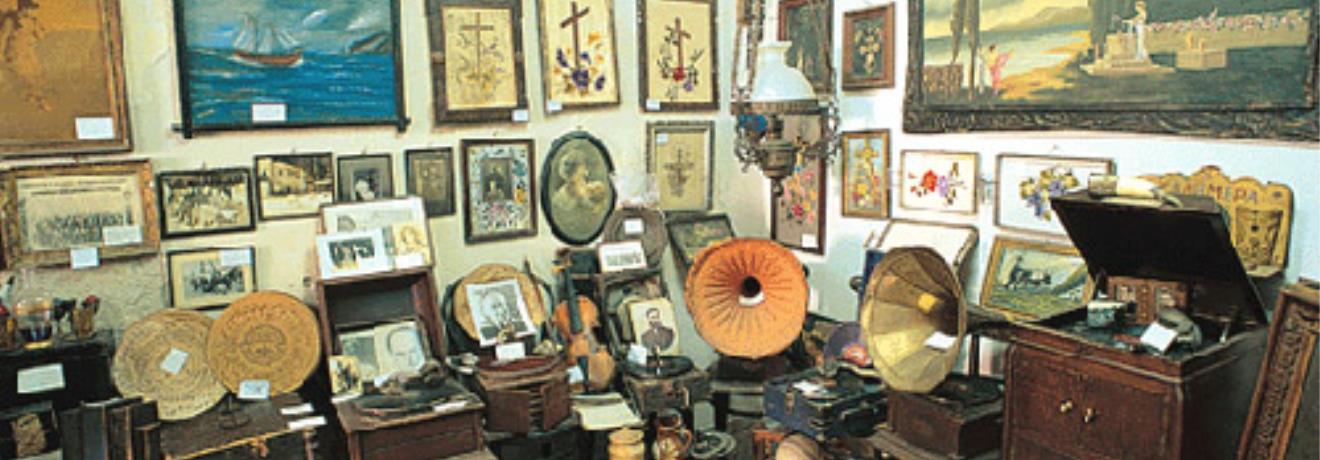 The Gramophone Museum, a private museum with gramophones, records, rare utensils, stamps etc.