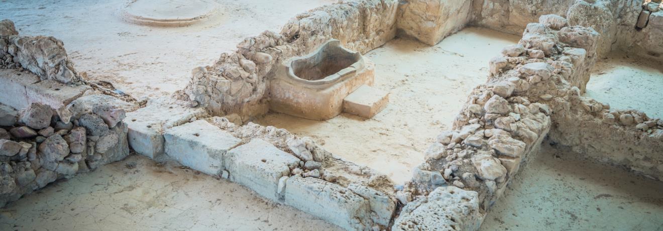 The clay bath tube at the Mycenaean palace