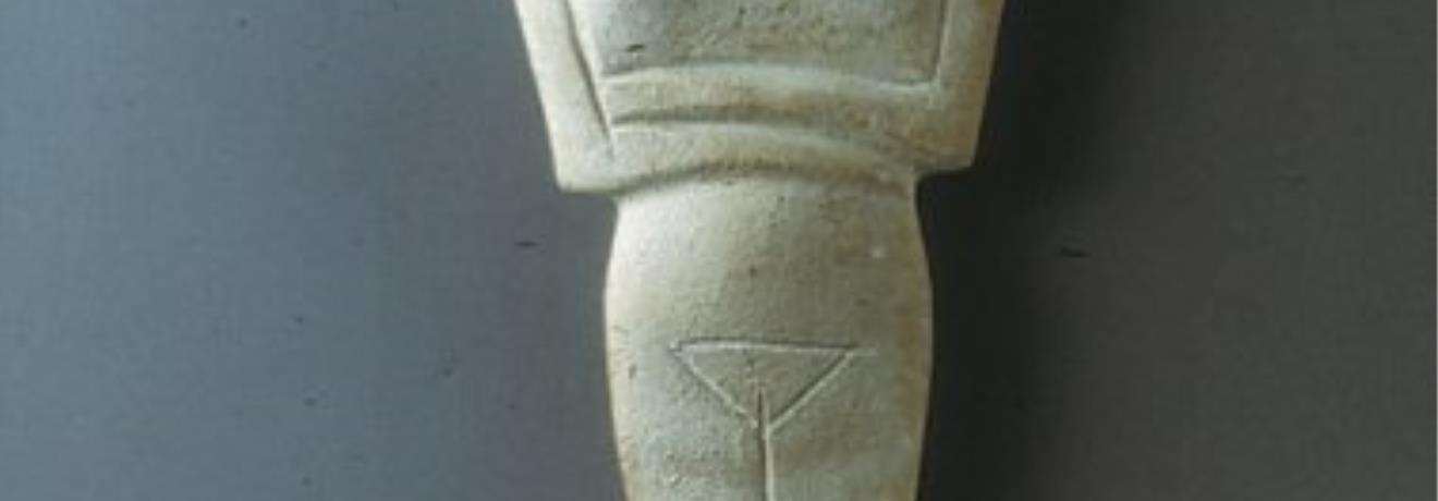 Μαρμάρινο ειδώλιο γυναικείας μορφής, 2800-2300 π.Χ. (Μουσείο Κυκλαδικής Τέχνης)