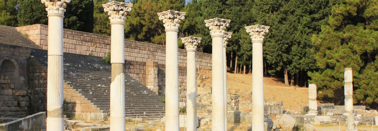 Roman temple, built in Corinthian style, propably dedicated to Apollo